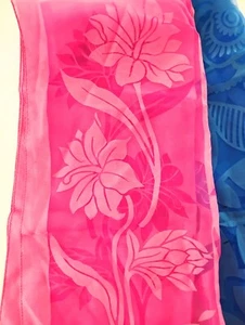 2 Sciarpa vintage nylon floreale fazzoletto da collo rettangolare anni 60 Italia Giappone rosa blu - Foto 1 di 10
