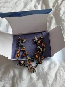 Bnib Peirced Earrings & Necklace Set From AVON Never Worn - Picture 1 of 10