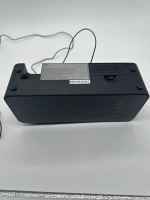 Reloj despertador doble digital AM/FM Insignia con atenuador de 4 niveles - negro NS-ALCL24 Foto 1 de 4