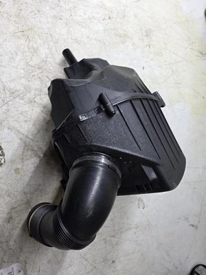 19 20 21 22 23 24 AUDI S8 CAIXA DE LIMPADOR DE AR ESQUERDO 4.0L PEÇA # 4N0 133 823 M - Imagem 1 de 4