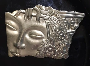 Broche prendedor facial vintage firmado JJ Jonette tono dorado para damas - Imagen 1 de 3