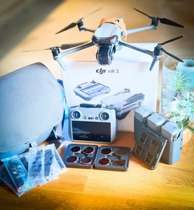 DJI Air 3 Fly More Combo (Smart RC 2) – Top Zustand - OVP - Tasche + Zubehör - Bild 1 von 6