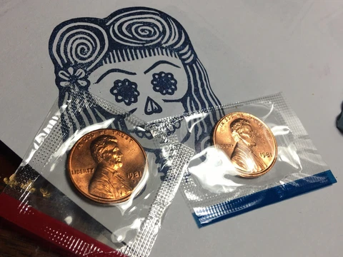 1981 P and D Lincoln Cent Unc in US Mint Cello free shipping 2 coins Cover