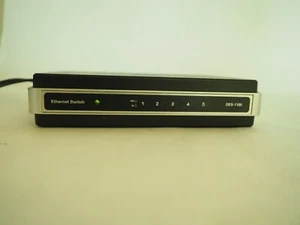 D-Link DES-1105 Ethernet Switch 5 Port with non-oem power adapter - Picture 1 of 7