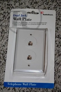 Radio Shack 279-450 White 4 Pin Flush Mount RJ11 RJ14 Multi Phone Device Lines  - Picture 1 of 1