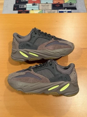 Talla 5 - Zapatillas Adidas Yeezy Boost 700 V1 Marrón Malva EE9614 Para Hombre Foto 1 de 4
