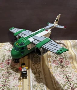 LEGO City Flughafen Frachtflugzeug Pilot 60101 nicht mehr im Handel erhältlich unvollständiges Set - Bild 1 von 17