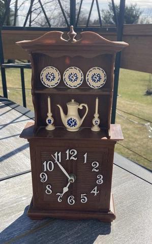 Spartus Corp China Cabinet Hutch Electric Wall Clock Blue & White Decor - WORKS Cover