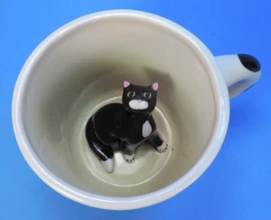 Sarah SPADEMAN Keramik ANIMUGS Überraschung SCHWARZE SMOKINGKATZE TASSE 12 Unzen - Bild 1 von 4