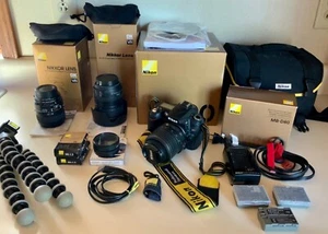 Look* Nikon D 90 Camera and Lens Collection/Lot Mint - Picture 1 of 12