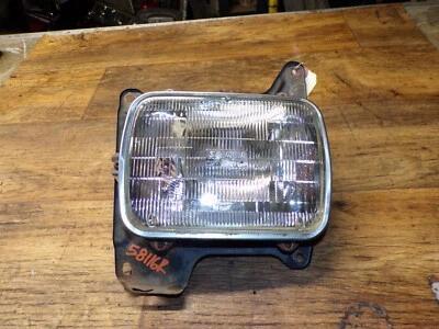 FARO DELANTERO DERECHO/PASAJERO PARA CAMIONETA NISSAN 86-97 1986-1997 Foto 1 de 4