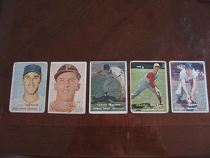 5 1957 BASEBALL CARDS WITH PLASTIC SLEEVES  B-13 - Picture 1 of 11