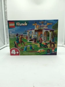 LEGO 41746 Friends Horse Training Building Toy 134 Pieces Age 4+ Small Crease - Picture 1 of 7
