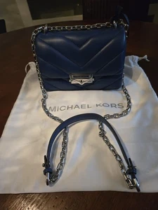 Neue " Michael Kors " Leder Handtasche in Blau, 19cm x 13cm x 6cm, abschließbar - Bild 1 von 11