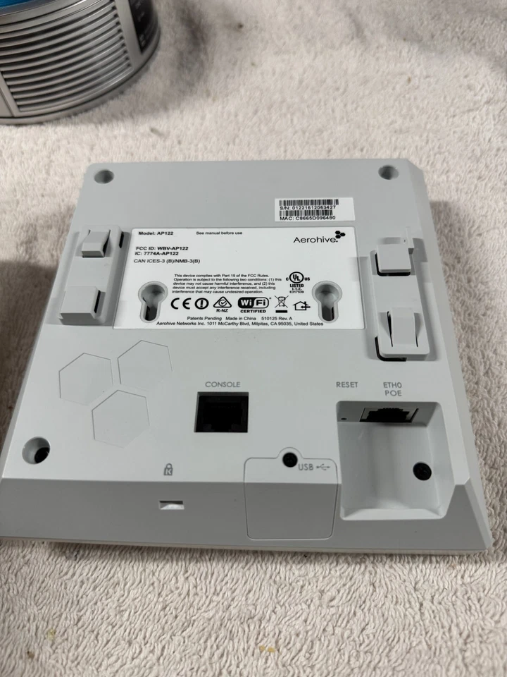 Aerohive AP-122 Wireless Access Point - AH-AP122-AC-FCC - Image 1 of 2