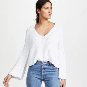 Free People Women’s Sweater Size Medium Damsel White Bell Sleeve Boho Cropped - Picture 1 of 6