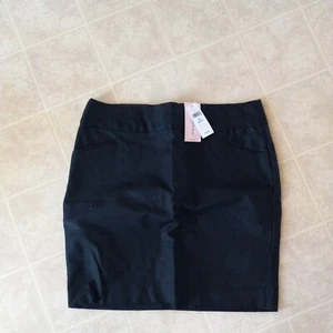 Banana Republic Black Pencil Skirt Size 8P NEW - Picture 1 of 3