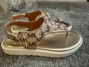 Michael Kors Womens Laney Brown FLAT Size 3 - Picture 1 of 5