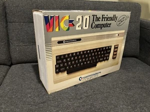 UNUSED PET Keyboard Commodore VIC-20, Serial #V002359, Collector’s Holy Grail - Picture 1 of 17