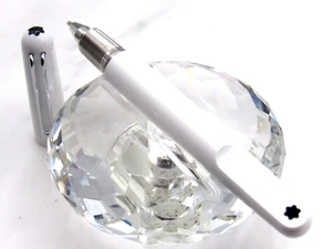 GREAT WRITERS M MAGNET LUXURY SERIES WHITE ROLLER BALL PEN - Picture 1 of 6