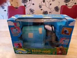 RARE! BNIB***1996 THE TELETUBBIES LARGE BUMP N GO BATTERY NOO NOO NU TOY***NEW - Picture 1 of 3