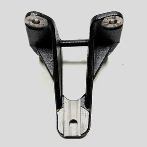 OEM 2002 - 2009 GMC Chevrolet Engine Mount Bracket Assembly 15062379 GM NEW - Picture 1 of 10