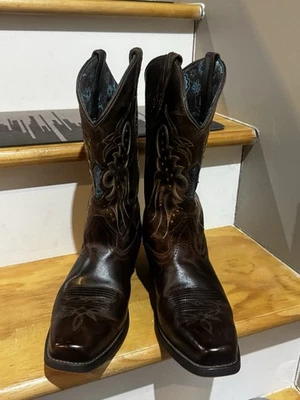 Botas ocidentais femininas Laredo marrom desgastado Cora com biqueira quadrada tamanho 8,5 M - Imagem 1 de 4