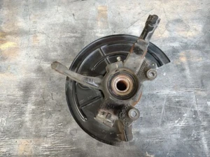 2015 Fiat 500e FRONT LEFT DRIVER SIDE SPINDLE KNUCKLE WHEEL HUB - Picture 1 of 3