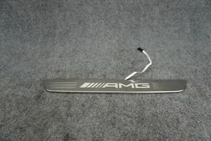 MERCEDES W205 C43 C63 AMG PUERTA SUELO RASGUÑO UMBRAL MOLDURA CUBIERTA ILUMINADA OEM - Imagen 1 de 8