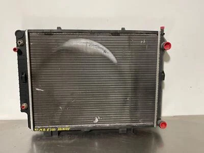 1997 MERCEDES E320 OEM ENGINE COOLING RADIATOR 74K 1996 - Image 1 of 4
