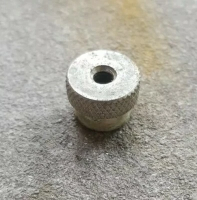 Humidificador General 1040 / 1042LH Generalaire Thumbnut sku 10999 / parte # 1099-09 Foto 1 de 4