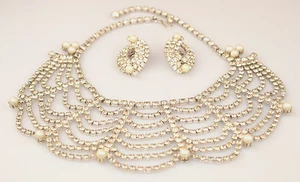 VINTAGE RHINESTONE & FAUX PEARL SET WITH CASCADE BIB NECKLACE & CLIP EARRINGS - Picture 1 of 9