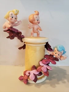 Figura Fantasía "Love's Little Helpers" Colección Clásicos Walt Disney 8"h - Imagen 1 de 13