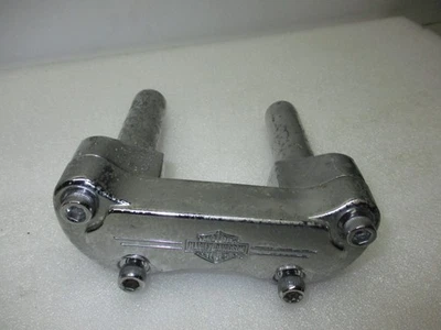 GENUINE HARLEY-DAVIDSON LOGO RISERS FOR 1" HANDLEBARS SOFTAIL SPORTSTER DYNA - Imagem 1 de 4
