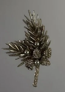 VTG ART Signed Holiday Winterberries Pinecone Branch Brooch Pin Fashion Jewelry - Picture 1 of 5