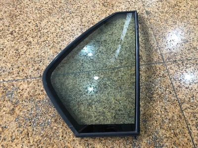 51341928744 Puerta Fija Ventana Derecha Verde BMW 7' E32 (10/1985-04/1994) Foto 1 de 4