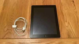 Apple iPad 2 - A1396 - 32GB - Wi-Fi + 3G cellular - Black/Silver free post - Picture 1 of 3