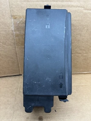 Chevrolet Colorado 2004-2012 debajo del capó relé de fusibles cubierta de caja tapas negras OEM #5 Foto 1 de 4