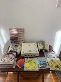 SEGA Dreamcast Console HKT-3020 White/OEM 2 Controllers / 10 Games Included READ