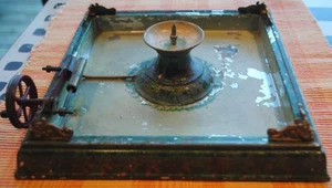 ANTIKE DEUTSCHE LEBENDDDAMPFMASCHINE TEICH & BRUNNEN PUPPE & CO WIE GEFUNDEN - Bild 1 von 16