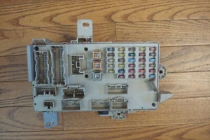 2002 2003 2004 LEXUS ES300 OEM Driver Side Fuse Relay Junction Box 82730-33040-A - Bild 1 von 14