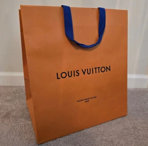 "Bolsa de compras de papel auténtica Louis Vuitton - 15,75"" x 14,125"" X 11""" - Imagen 1 de 5