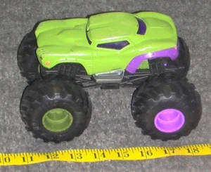 Hot Wheels Monster Jam Trucks The Incredible Hulk Marvel 1/24 Scale Diecast - Picture 1 of 5