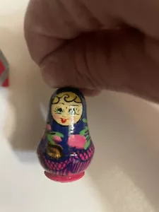 Vtg Russian Nesting Doll Keychain Wooden Doll Floral Painted Keychain - Picture 1 of 6