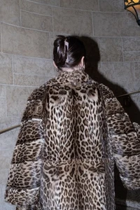 Cappotto in vera pelliccia INCREDIBILMENTE RARO | Splendido motivo | Maniche a doppio strato - Foto 1 di 24