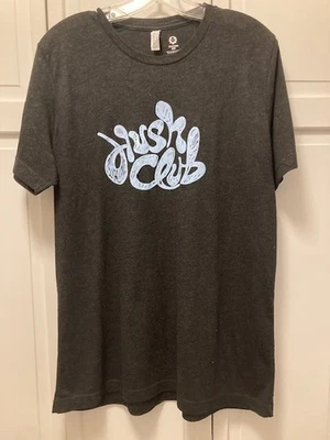 男式定制墨水波士顿“Hush Club”黑色 T 恤 - 大号 — 第 1/4 张图片