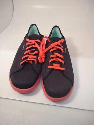 Womens Reebok Ultralite Sneakers 8.5 Black With Pink Soles And Laces 1274 - Image 1 of 4