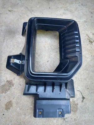 吉姆西 Sierra 2500 3500 20-23 前保险杠雾灯支架右侧 84683441 — 第 1/4 张图片