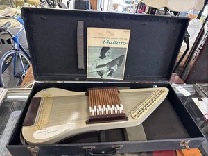 Vintage Danelectro Guitaro 24 Saiten Autoharp im Koffer und Booklets mit Koffer NEUWERTIG - Bild 1 von 7