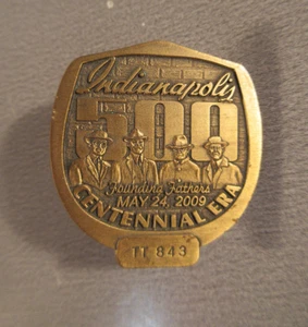 Indy 500 2009 insignia de pozo de bronce TT 843 - Imagen 1 de 2